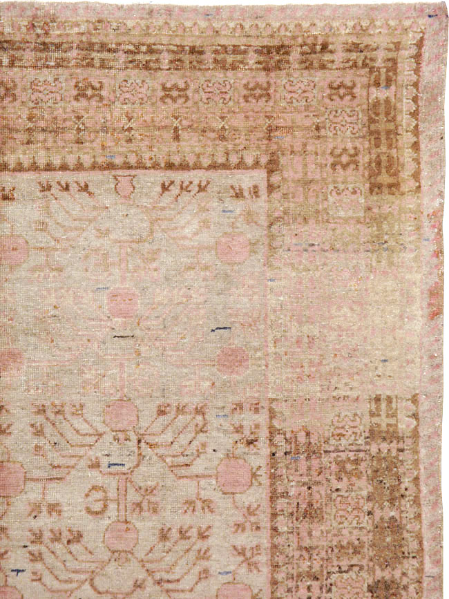 Vintage East Turkestan Khotan Carpet, No.16915 - Galerie Shabab