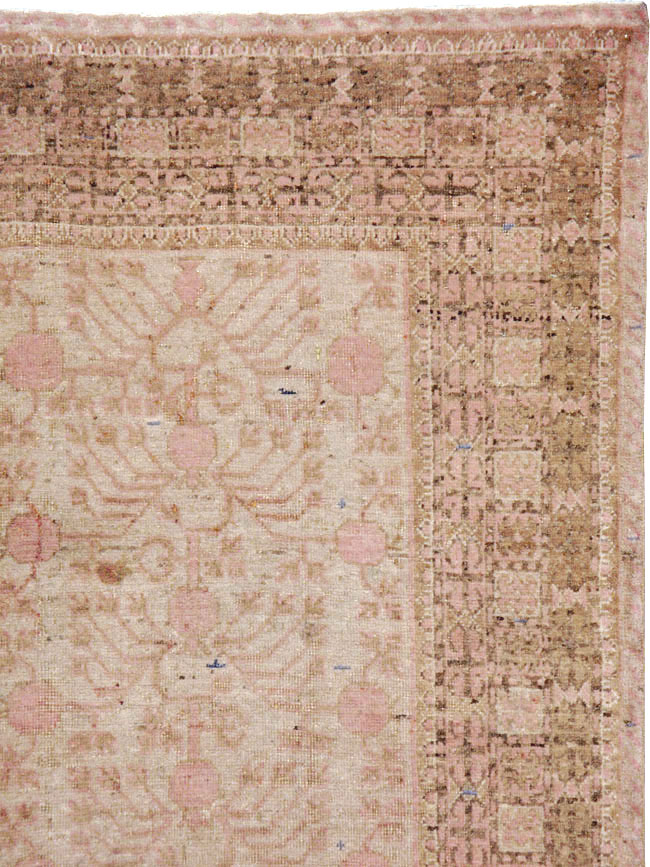 Vintage East Turkestan Khotan Carpet, No.16915 - Galerie Shabab