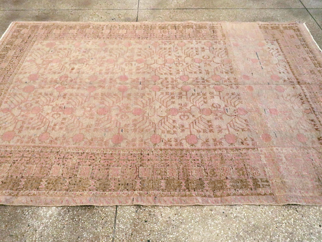 Vintage East Turkestan Khotan Carpet, No.16915 - Galerie Shabab