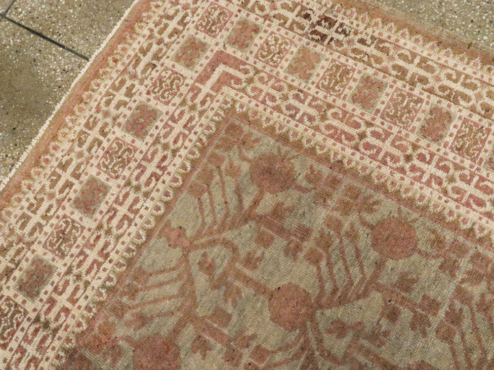 Vintage East Turkestan Khotan Carpet, No.16931 - Galerie Shabab