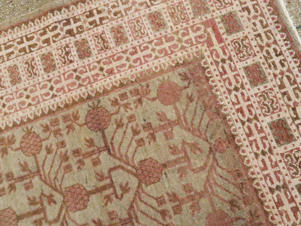 Vintage East Turkestan Khotan Carpet, No.16931 - Galerie Shabab