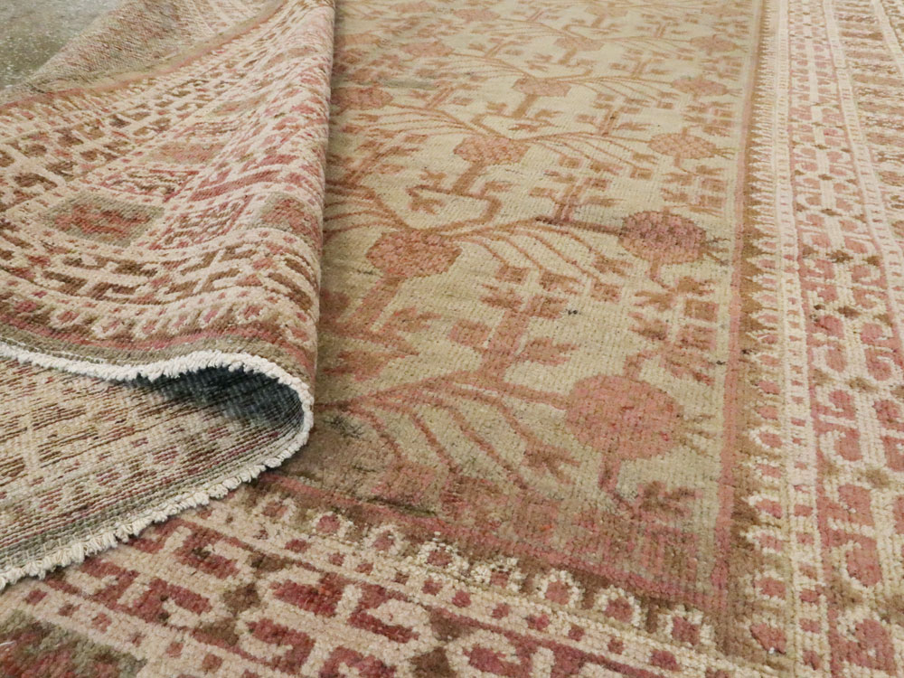 Vintage East Turkestan Khotan Carpet, No.16931 - Galerie Shabab