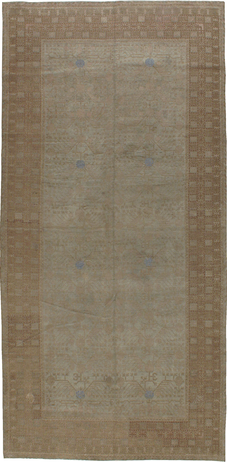 Antique Khotan Carpet, No.16932 - Galerie Shabab