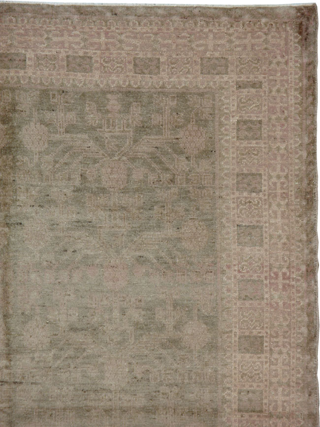 Antique Khotan Carpet, No.16934 - Galerie Shabab