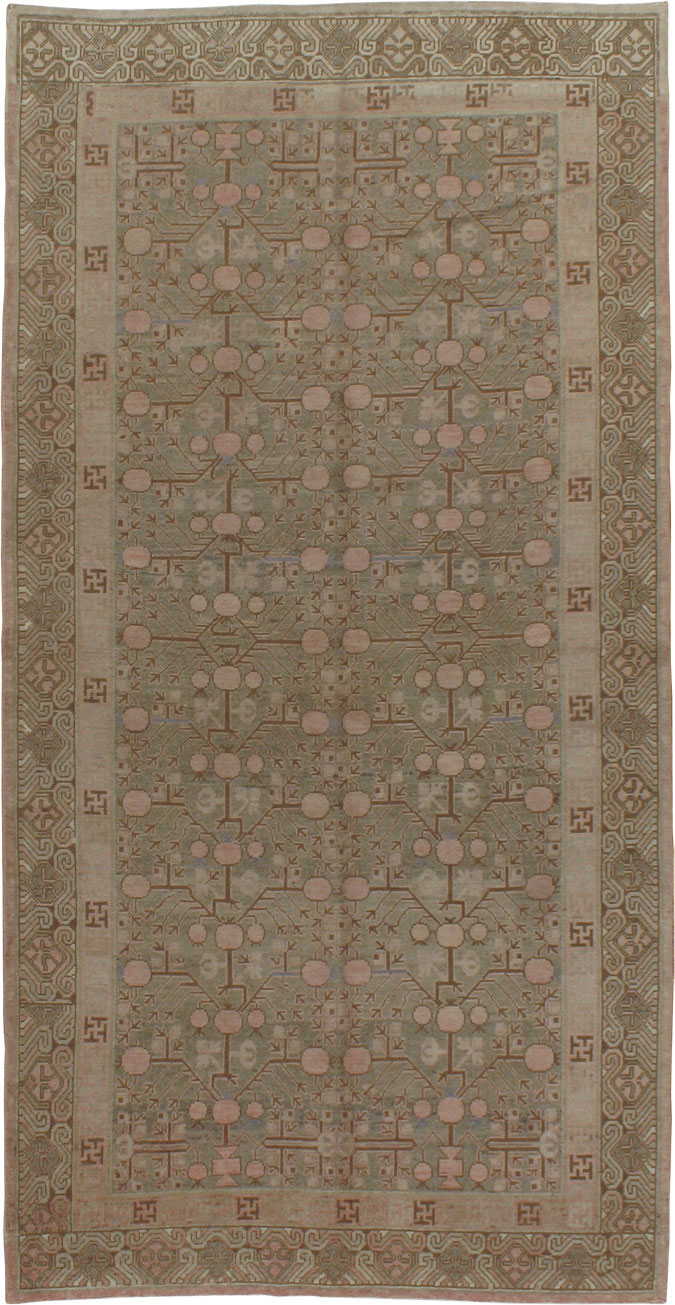 Vintage East Turkestan Khotan Carpet, No.16937 - Galerie Shabab