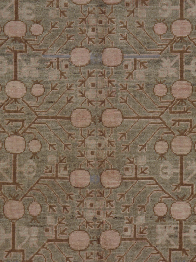Vintage East Turkestan Khotan Carpet, No.16937 - Galerie Shabab
