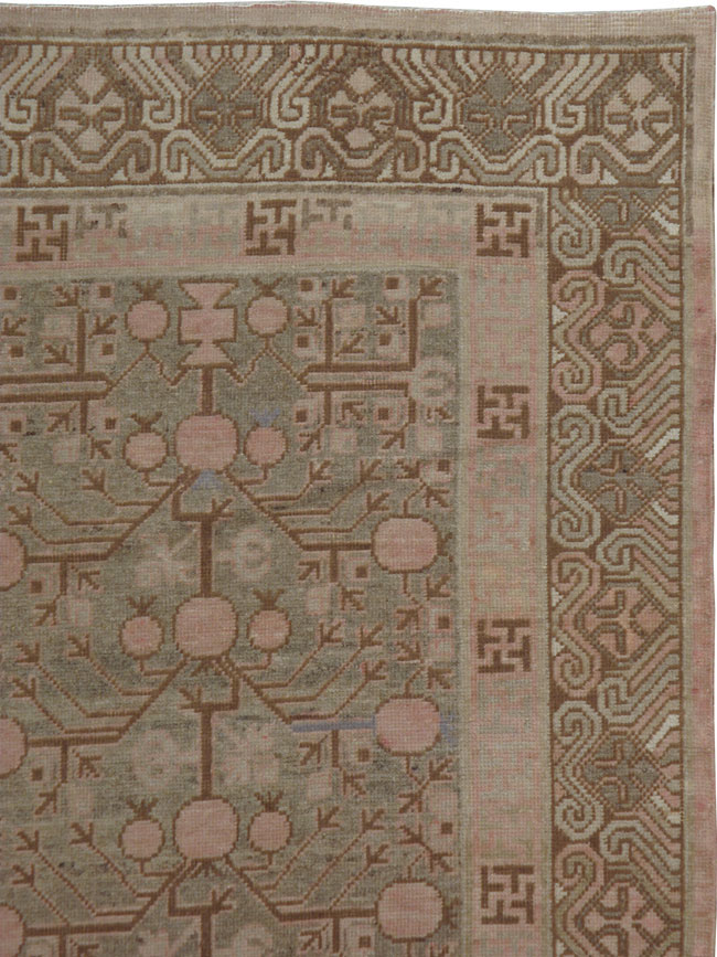 Vintage East Turkestan Khotan Carpet, No.16937 - Galerie Shabab