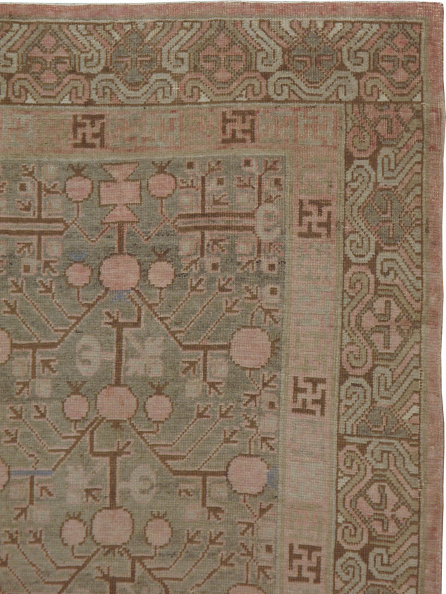 Vintage East Turkestan Khotan Carpet, No.16937 - Galerie Shabab