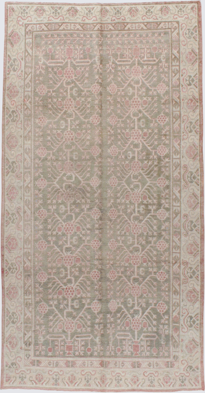 Vintage East Turkestan Khotan Carpet, No.16938 - Galerie Shabab