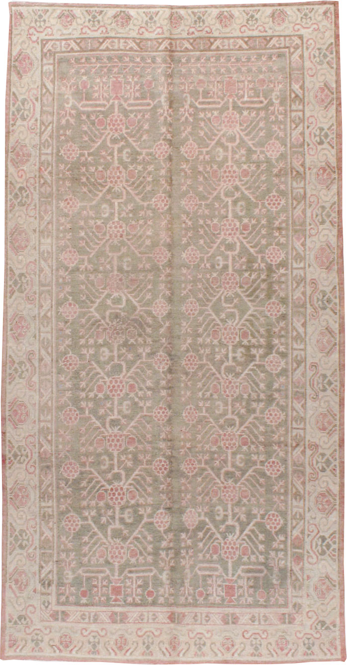 Vintage East Turkestan Khotan Carpet, No.16938 - Galerie Shabab