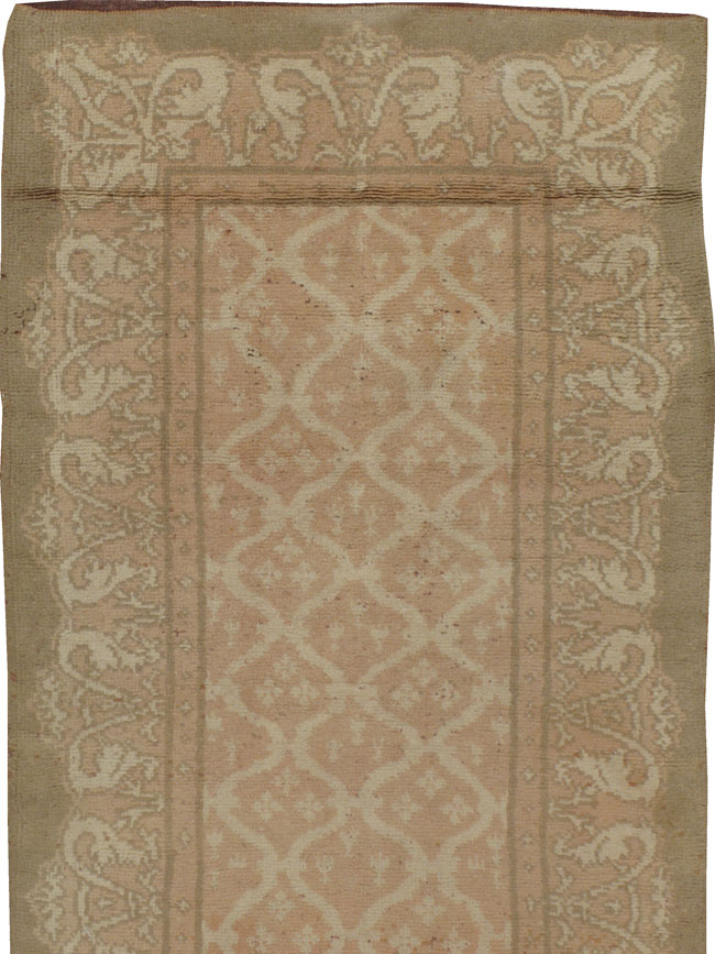 A European Runner, No.16943 - Galerie Shabab