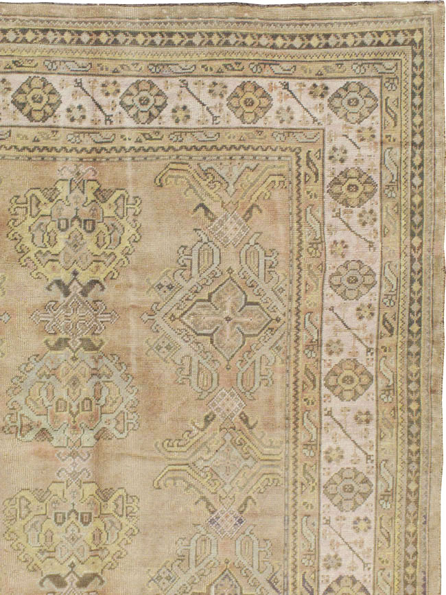 Antique Turkish Oushak Carpet, No.16956 - Galerie Shabab