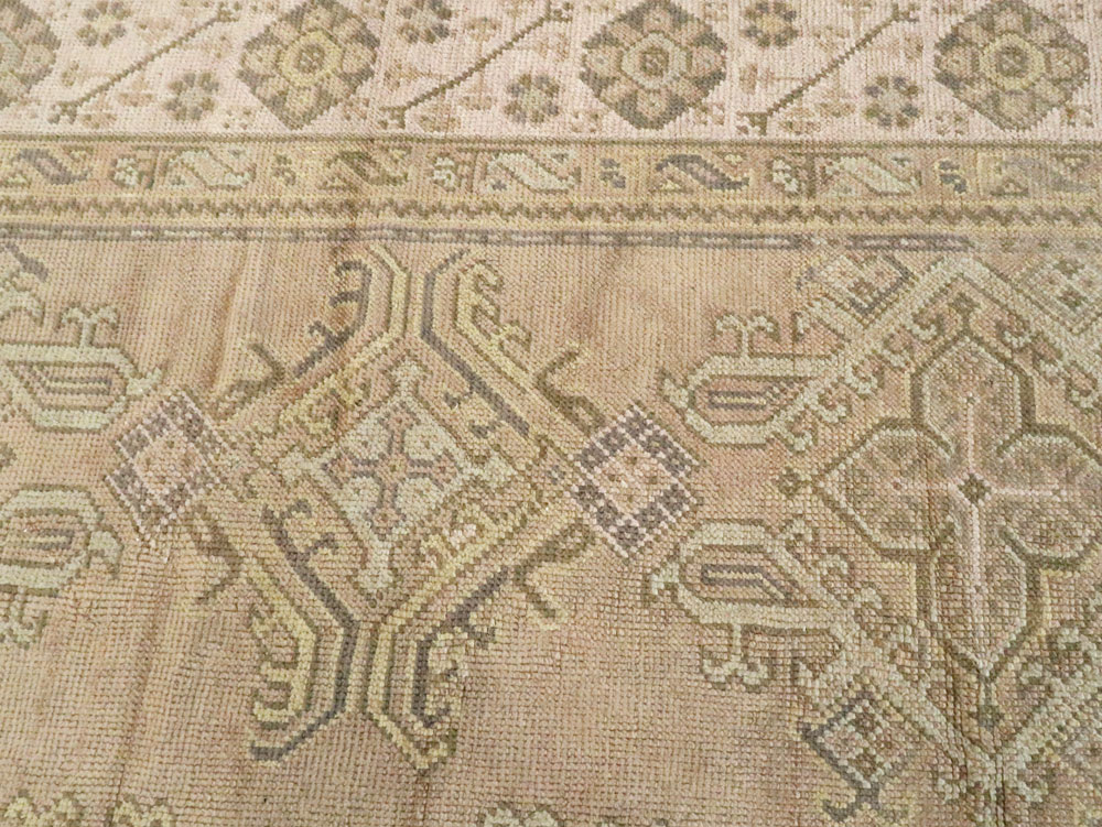 Antique Turkish Oushak Carpet, No.16956 - Galerie Shabab