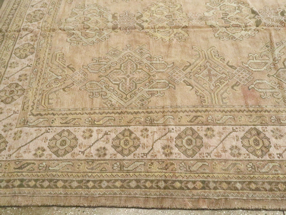 Antique Turkish Oushak Carpet, No.16956 - Galerie Shabab