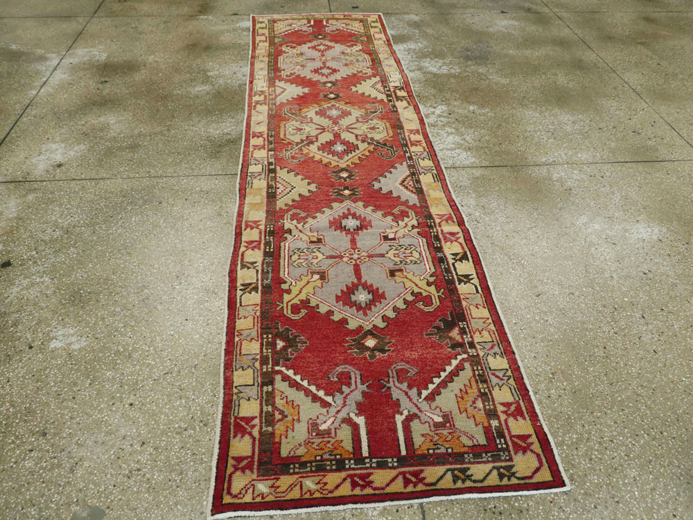 Vintage Turkish Oushak Runner, No.16979 - Galerie Shabab