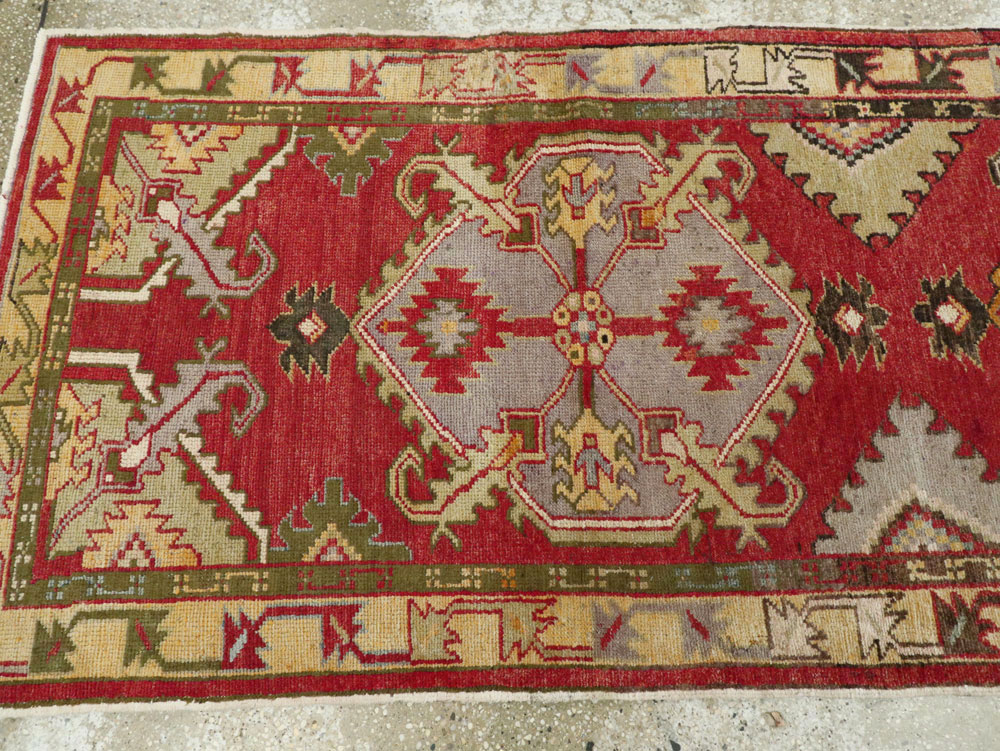 Vintage Turkish Oushak Runner, No.16979 - Galerie Shabab