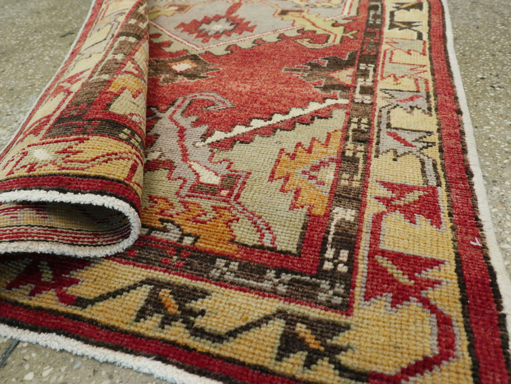 Vintage Turkish Oushak Runner, No.16979 - Galerie Shabab