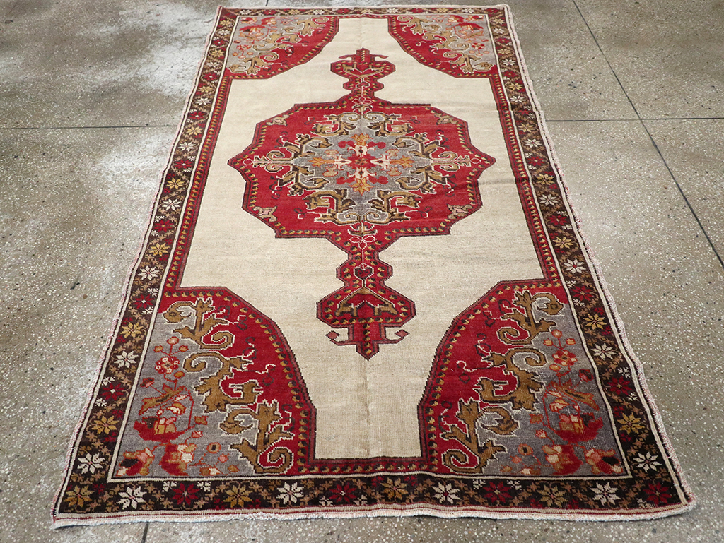 Vintage Turkish Oushak Rug, No.16982 - Galerie Shabab