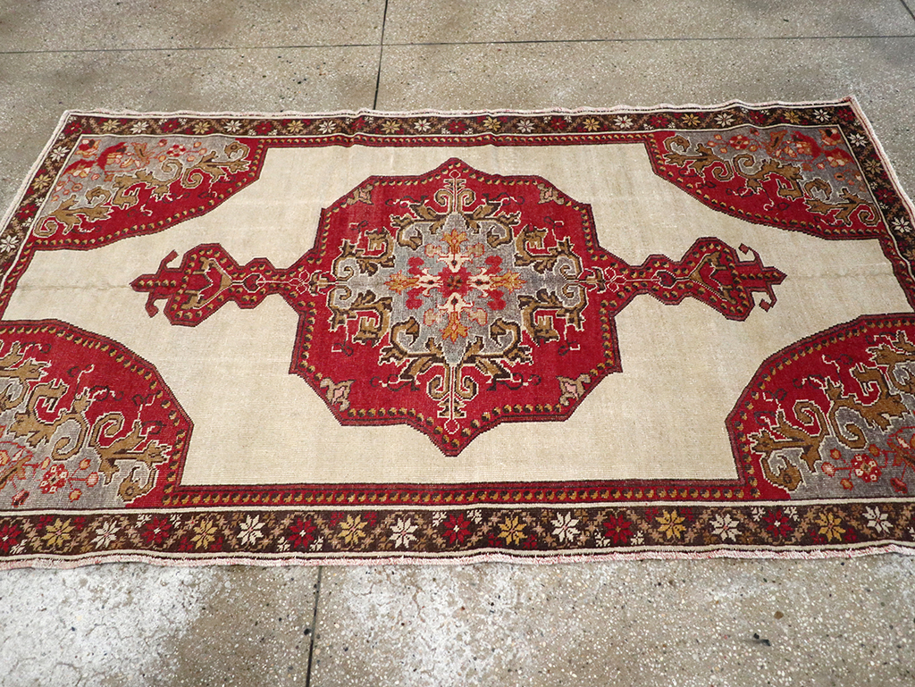Vintage Turkish Oushak Rug, No.16982 - Galerie Shabab