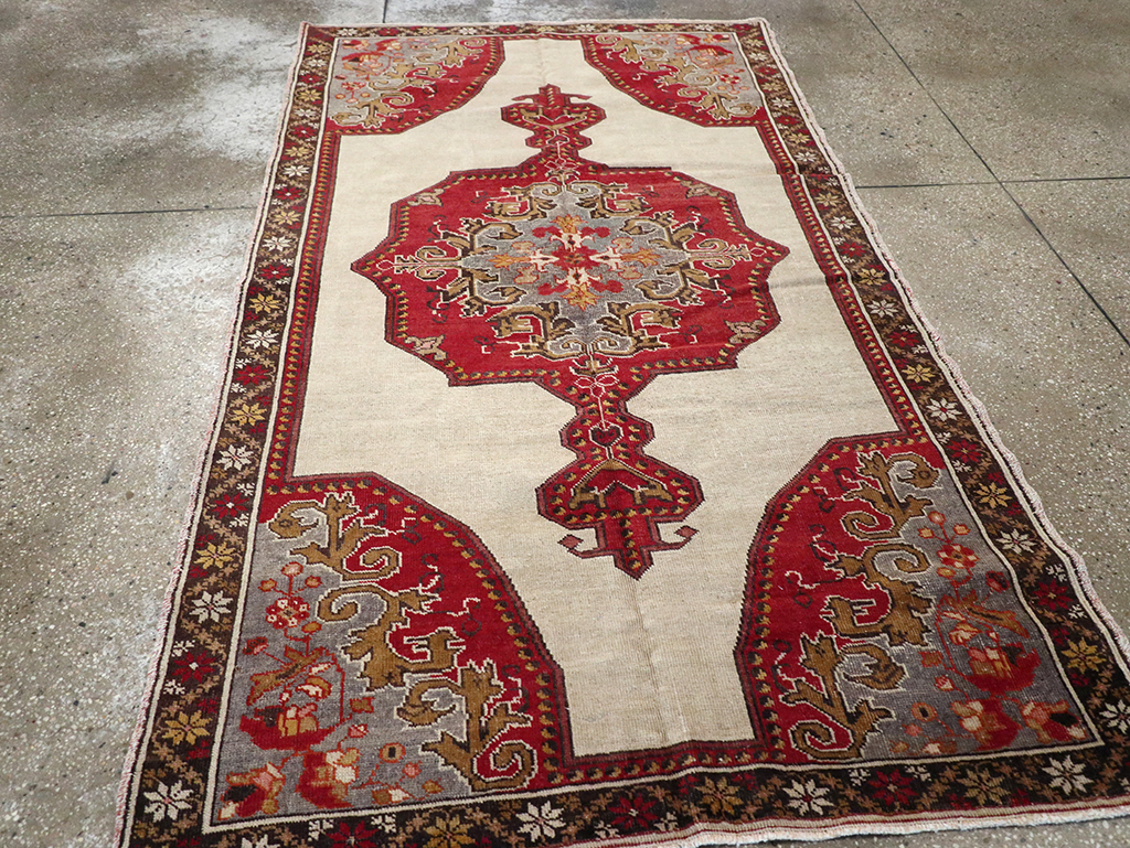 Vintage Turkish Oushak Rug, No.16982 - Galerie Shabab