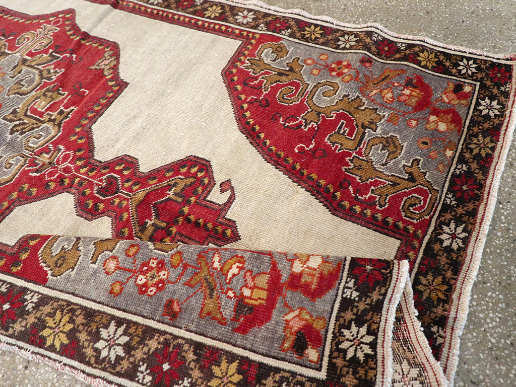 Vintage Turkish Oushak Rug, No.16982 - Galerie Shabab