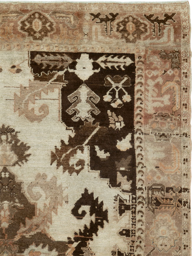 Vintage Turkish Oushak Rug, No.16983 - Galerie Shabab