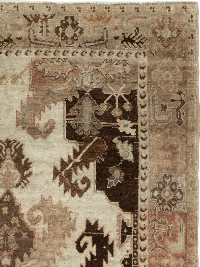 Vintage Turkish Oushak Rug, No.16983 - Galerie Shabab