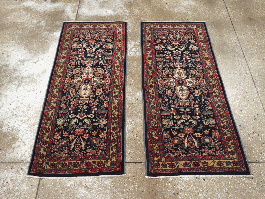 Antique Persian Sarouk Fereghan Throw Rug (Pair: 1 of 2), No.16996 - Galerie Shabab