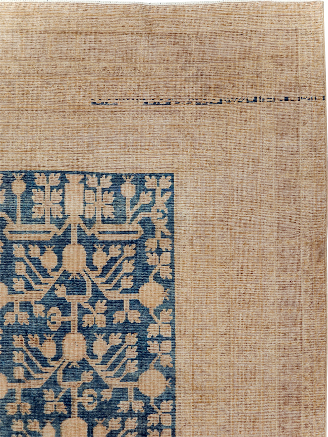 Antique East Turkestan Khotan Carpet, No.17023 - Galerie Shabab