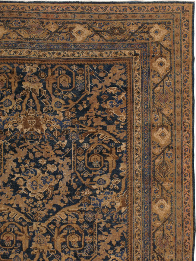 Antique Persian Mahal Carpet, No.17034 - Galerie Shabab