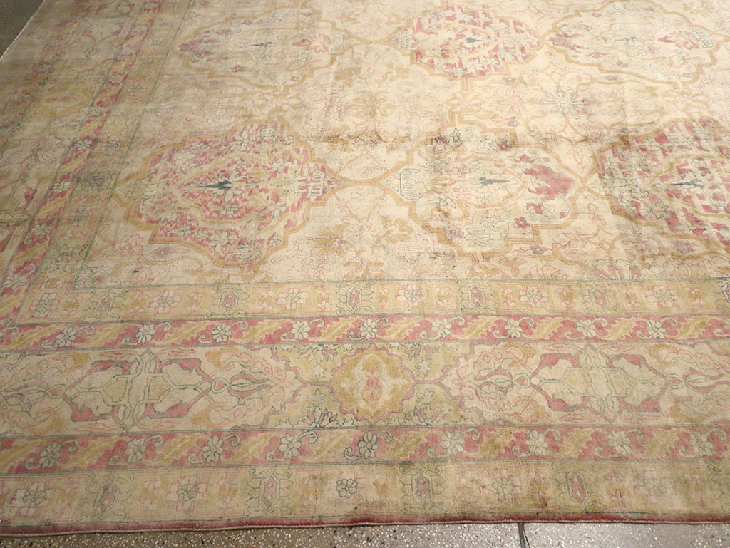 Antique Indian Lahore Carpet, No.17060 - Galerie Shabab