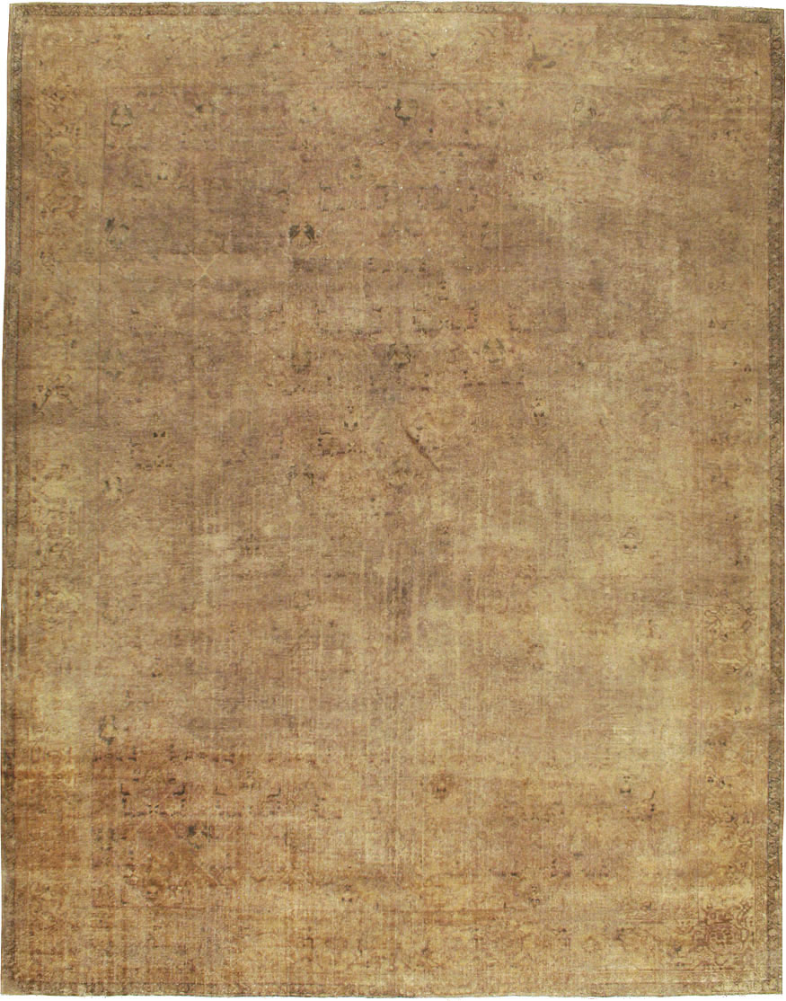 Antique Persian Mahal Distressed Carpet, No.17072 - Galerie Shabab