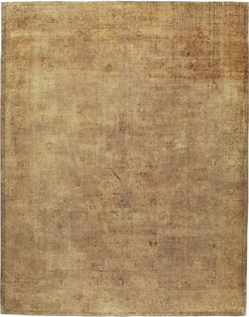 Antique Persian Mahal Distressed Carpet, No.17072 - Galerie Shabab