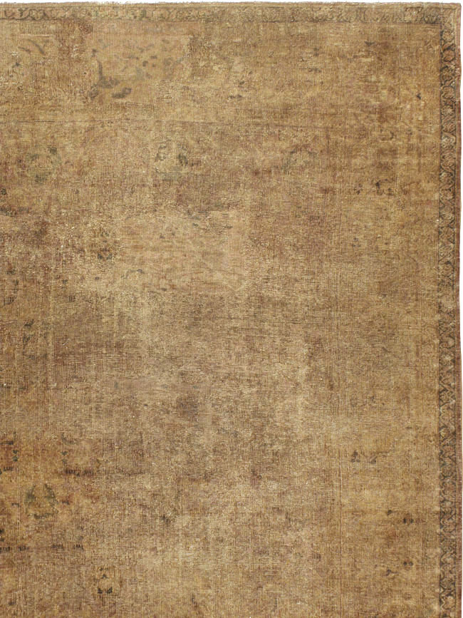 Antique Persian Mahal Distressed Carpet, No.17072 - Galerie Shabab