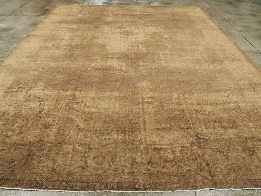 Antique Persian Mahal Distressed Carpet, No.17072 - Galerie Shabab