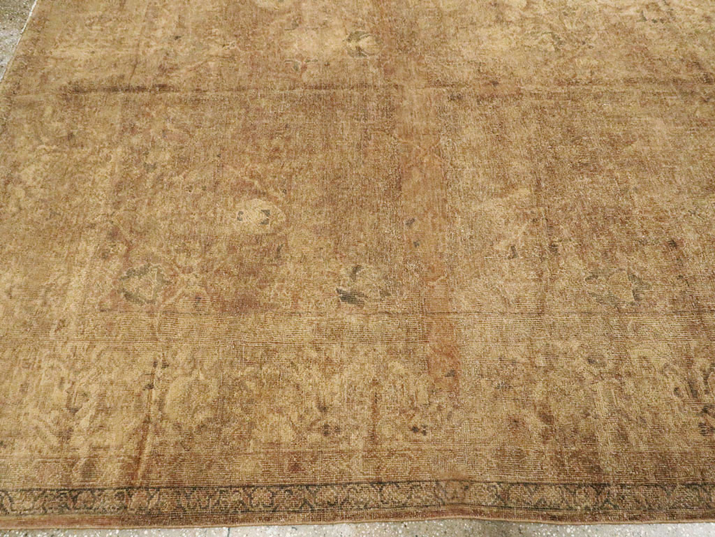 Antique Persian Mahal Distressed Carpet, No.17072 - Galerie Shabab
