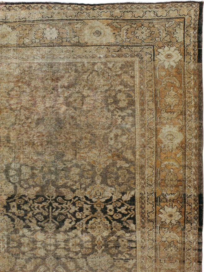 Antique Persian Mahal Distressed Carpet, No.17103 - Galerie Shabab