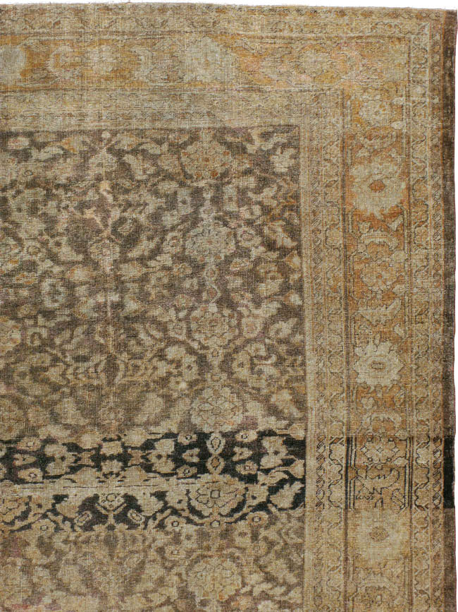 Antique Persian Mahal Distressed Carpet, No.17103 - Galerie Shabab