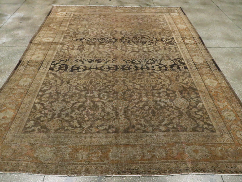 Antique Persian Mahal Distressed Carpet, No.17103 - Galerie Shabab