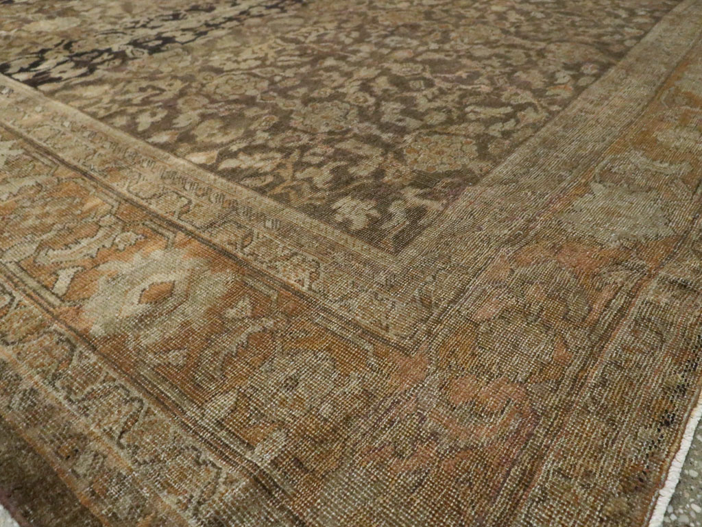 Antique Persian Mahal Distressed Carpet, No.17103 - Galerie Shabab