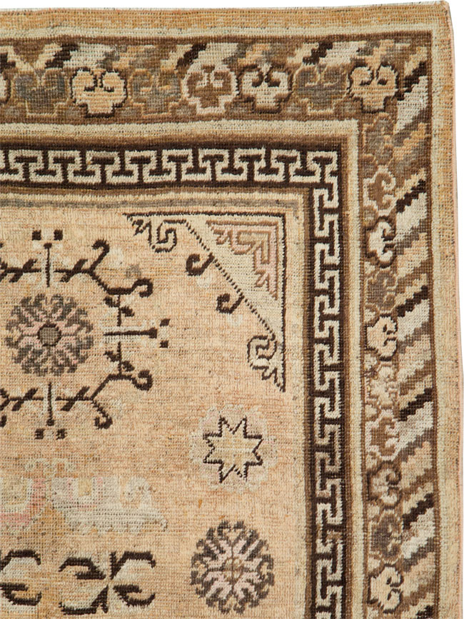 Antique Khotan Rug, No.17128 - Galerie Shabab