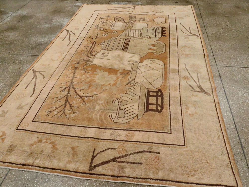 Vintage East Turkestan Khotan Pictorial Carpet, No.17142 - Galerie Shabab