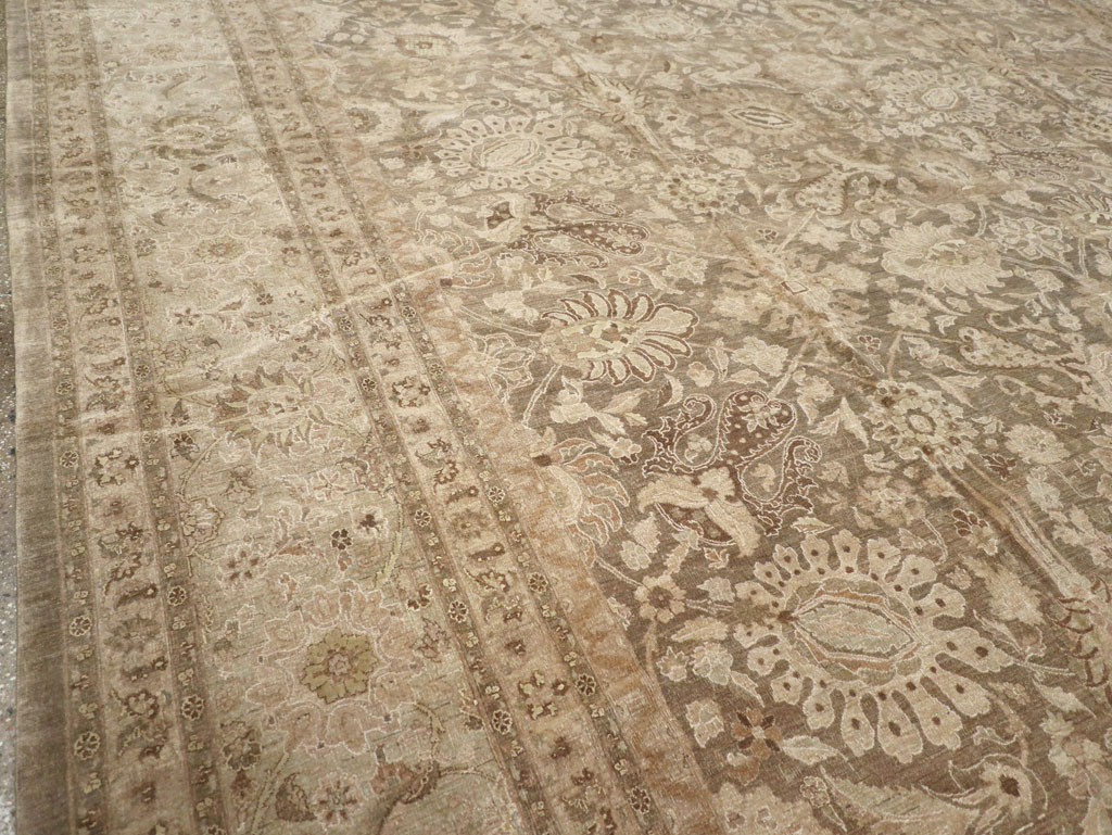 Antique Persian Tabriz Carpet, No.17155 - Galerie Shabab