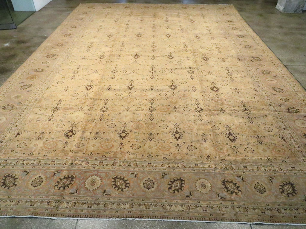 Antique Persian Tabriz Carpet, No.17178 - Galerie Shabab