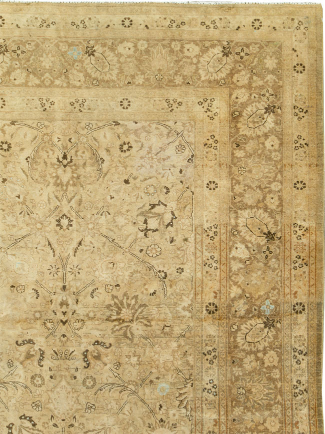 Antique Persian Tabriz Carpet, No.17189 - Galerie Shabab