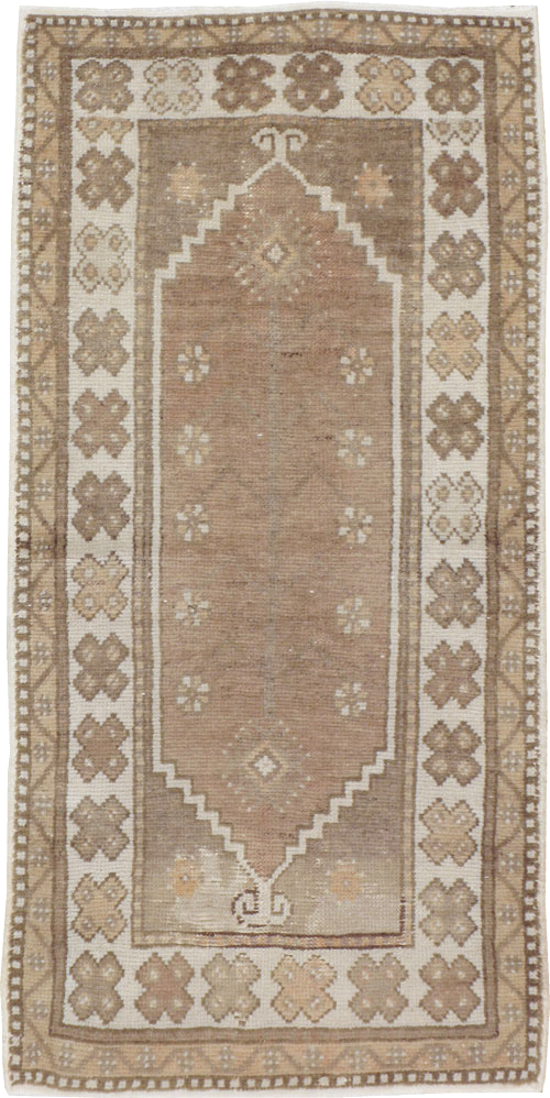 Vintage Turkish Oushak Rug, No.17206 - Galerie Shabab