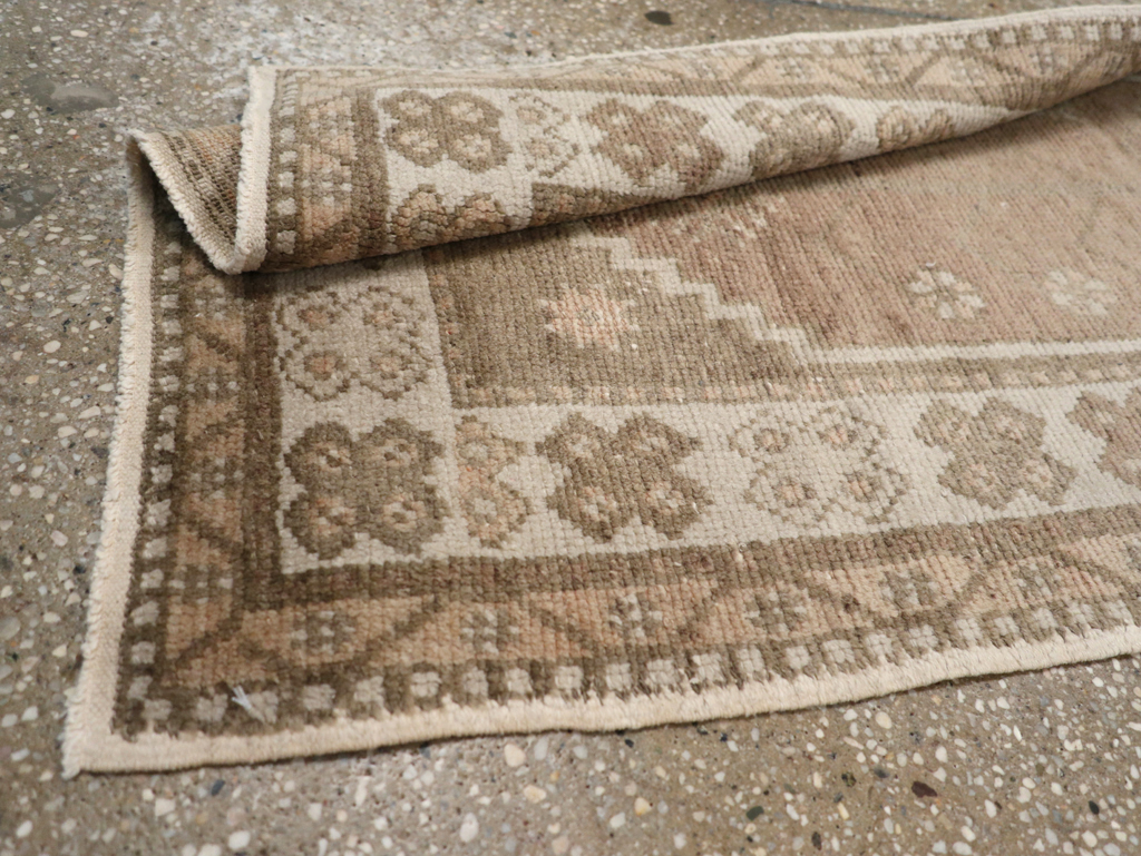 Vintage Turkish Oushak Rug, No.17206 - Galerie Shabab