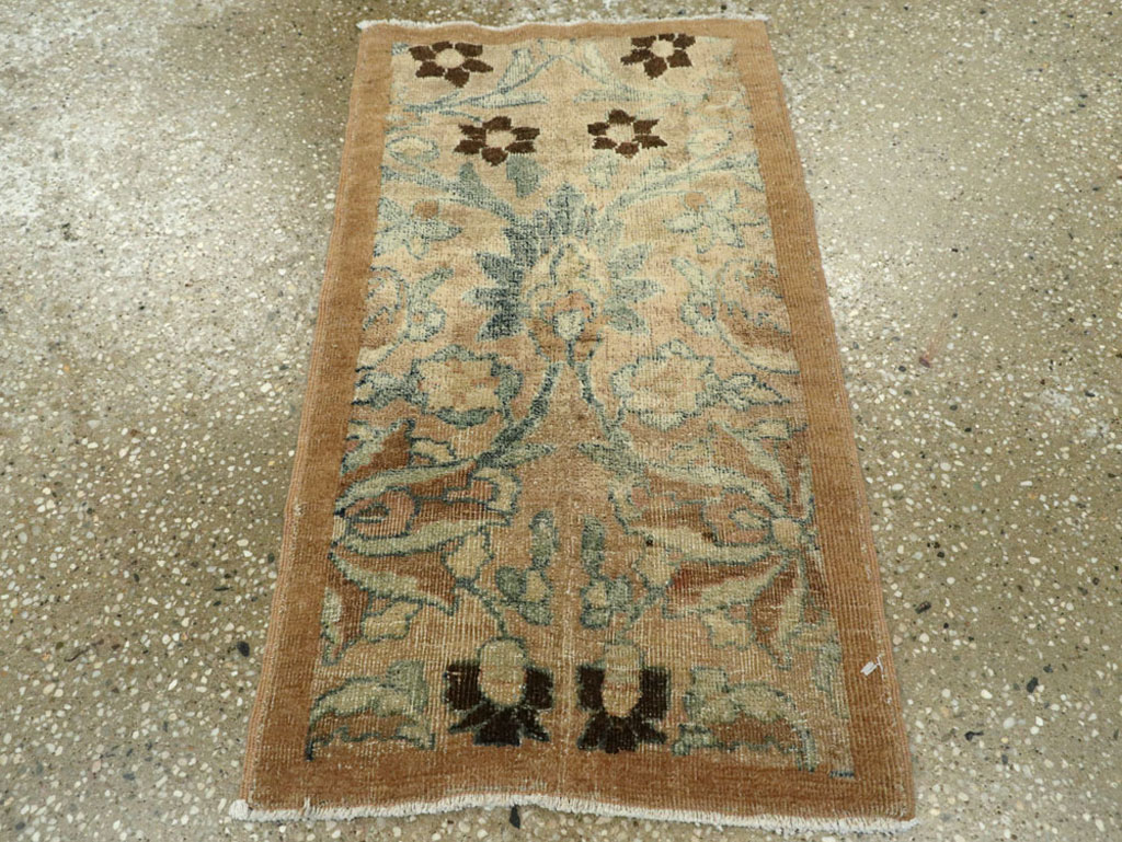 Antique Persian Mashad Rug, No.17209 - Galerie Shabab