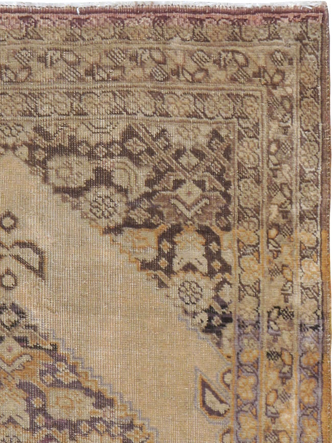 Antique Persian Tabriz Rug, No.17216 - Galerie Shabab