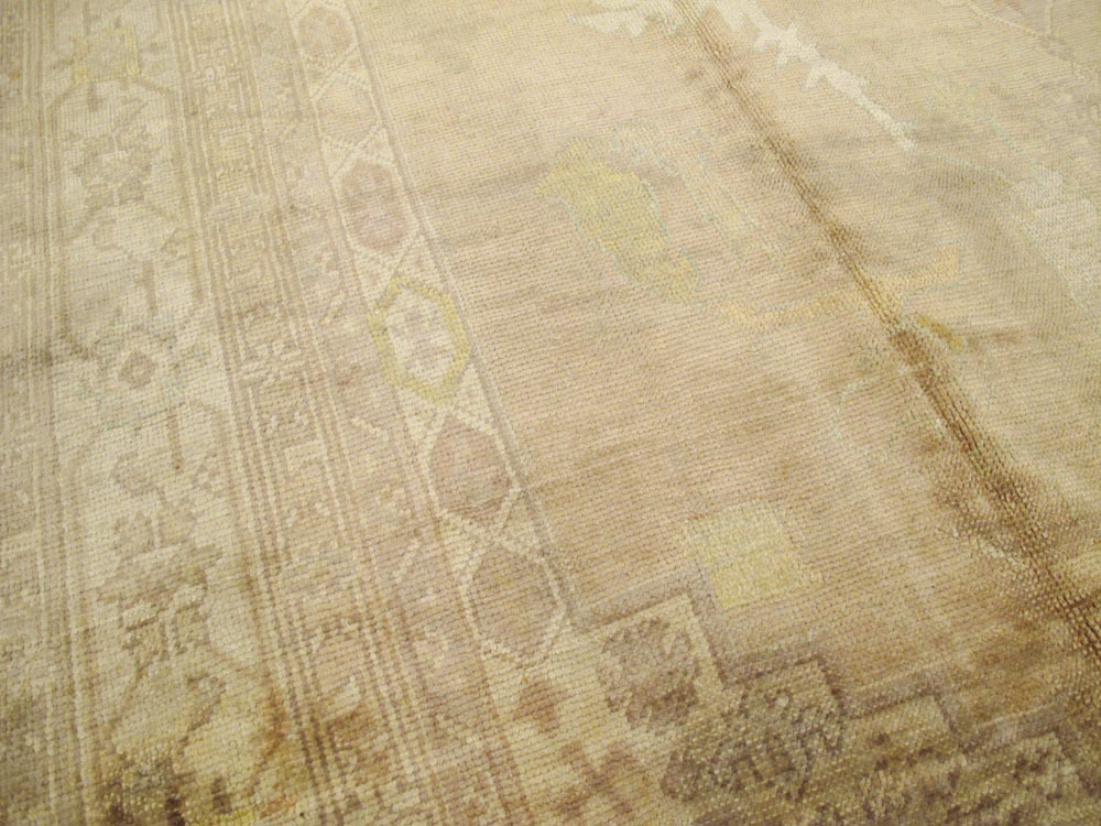 Antique Turkish Oushak Carpet, No.17222 - Galerie Shabab
